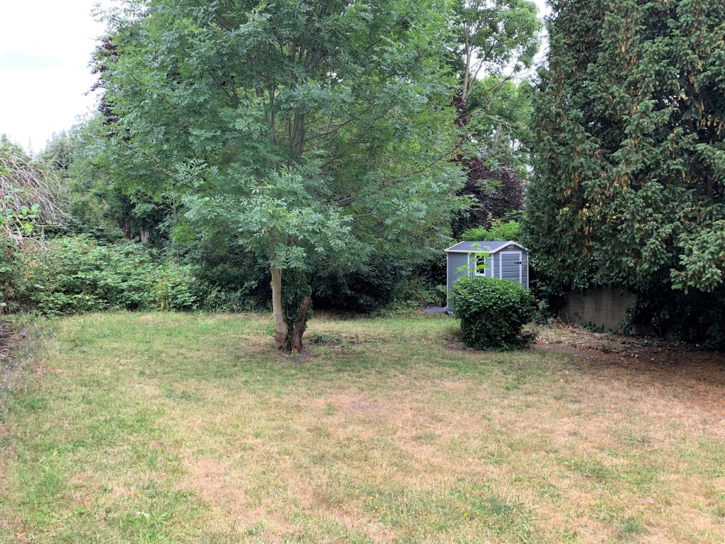 Lot: 87 - FREEHOLD LAND WITH POTENTIAL -